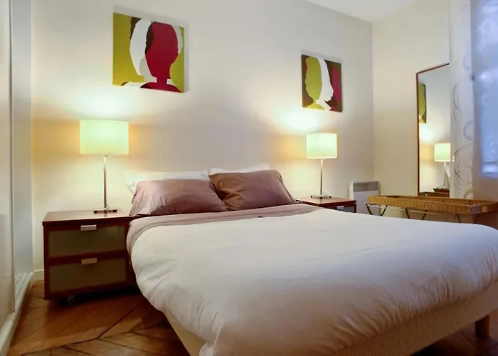 Апартаменты Place De L'odeon Sur Cour Tres Calme