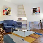 Place De L'odeon Sur Cour Tres Calme Apartment *